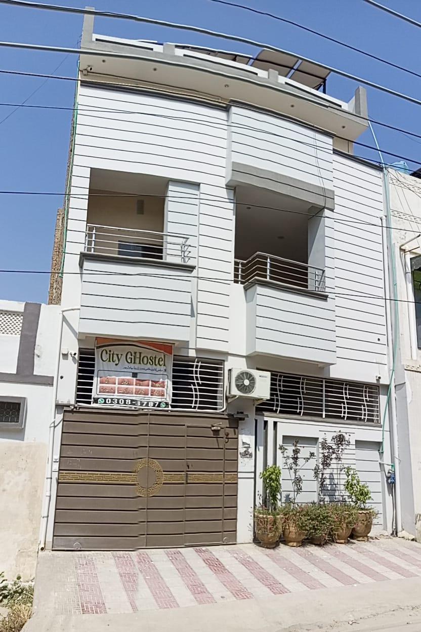 🏠 City Girls Hostel – Bahawalpur