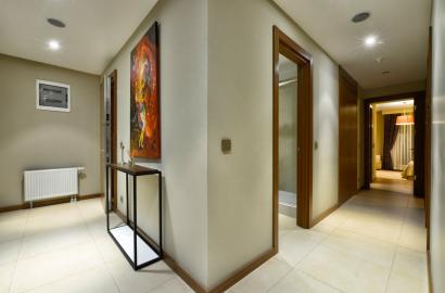 "Karayadari Passageways – Defining Modern Transitions in Style"